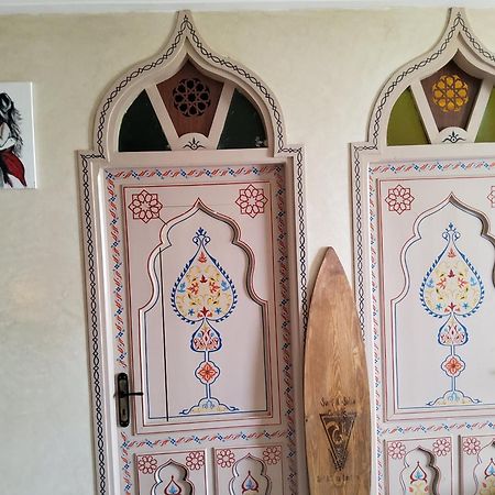 Surf & Salsa Guest House Agadir Bagian luar foto