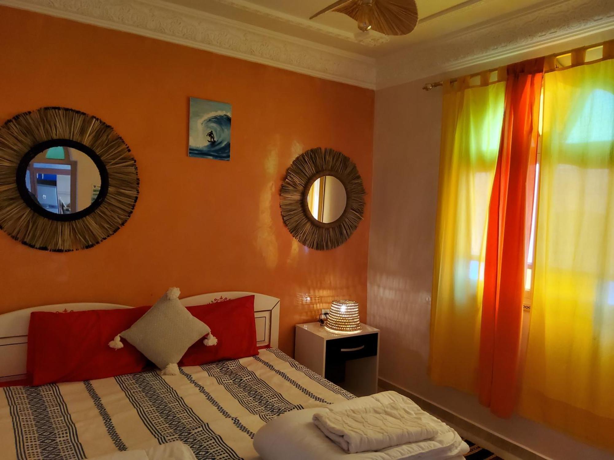 Surf & Salsa Guest House Agadir Bagian luar foto