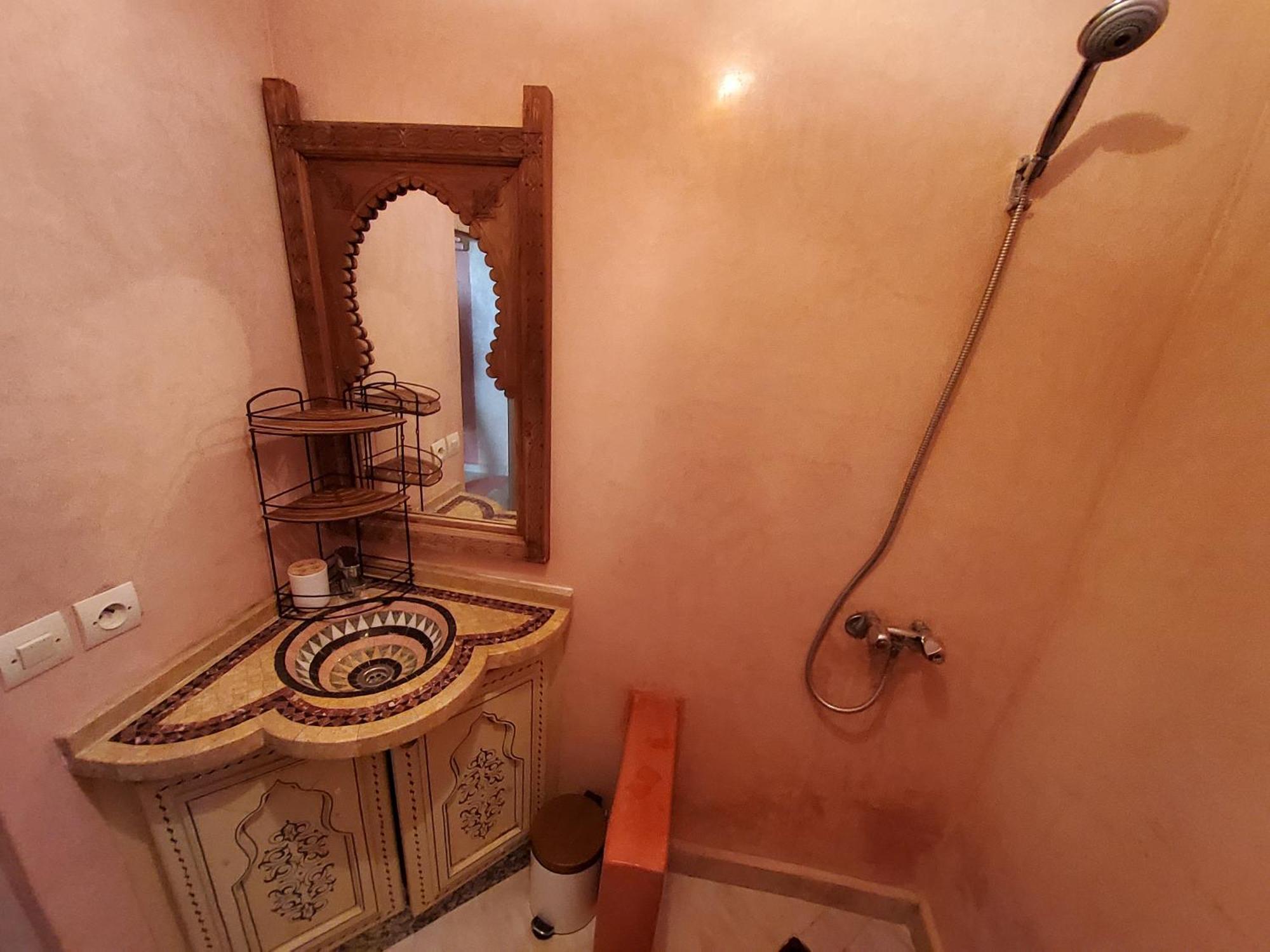 Surf & Salsa Guest House Agadir Bagian luar foto