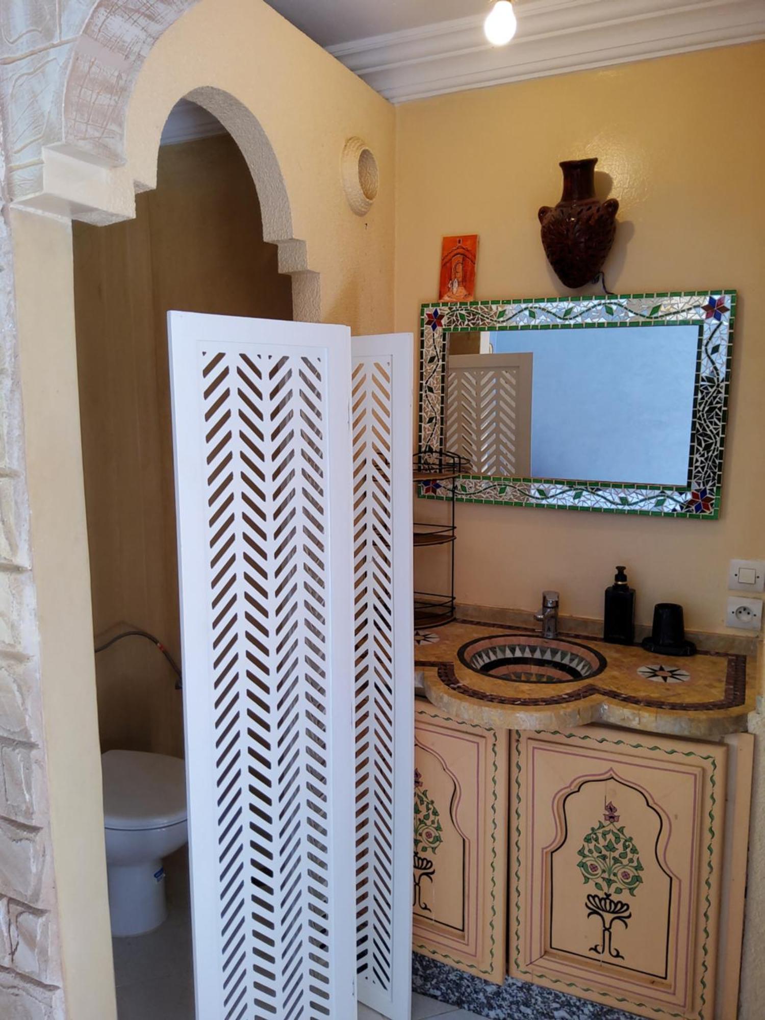 Surf & Salsa Guest House Agadir Bagian luar foto