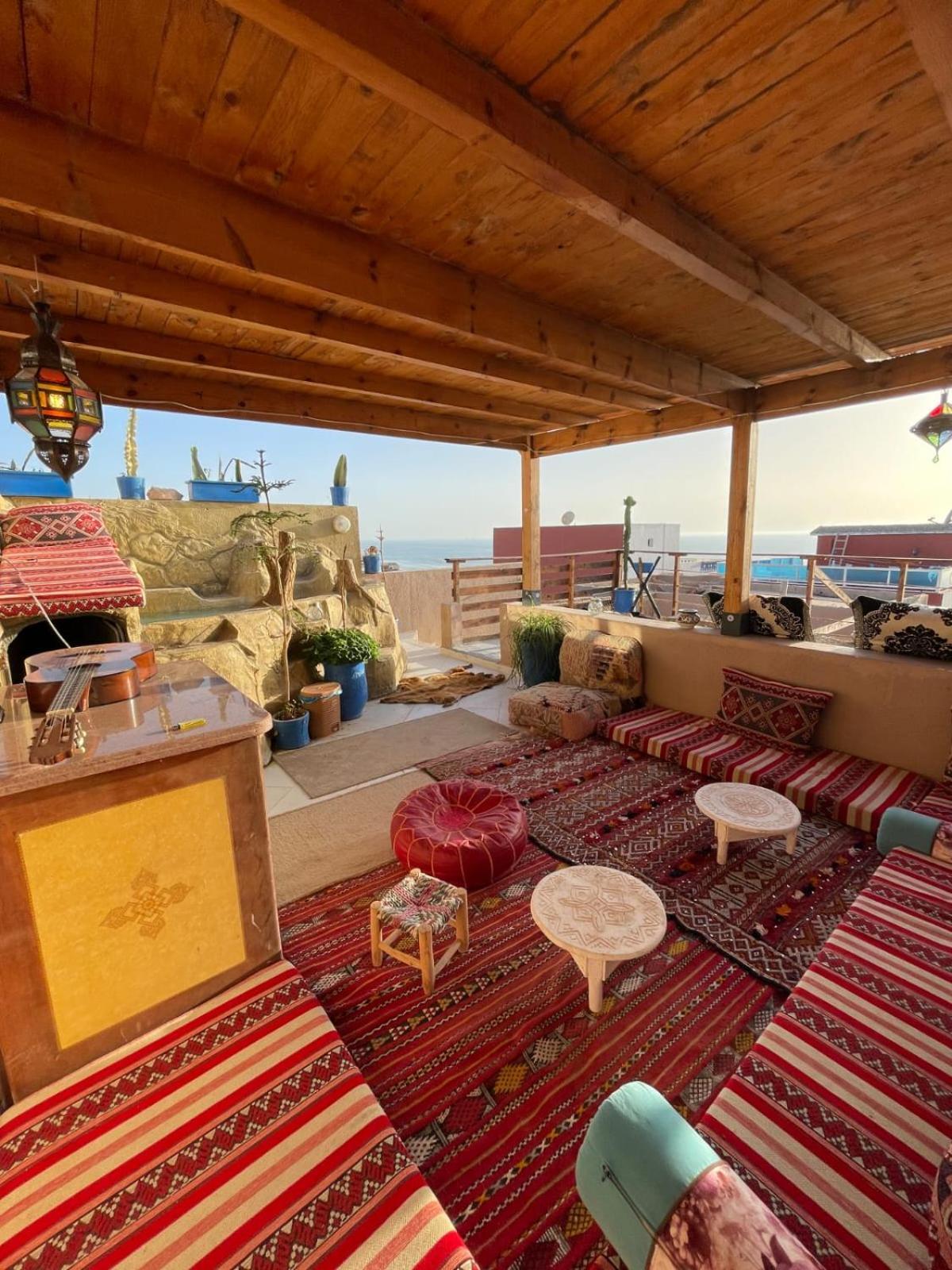 Surf & Salsa Guest House Agadir Bagian luar foto