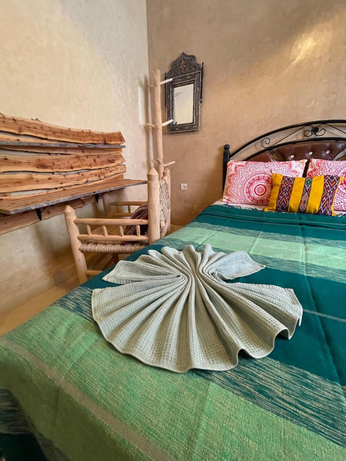 Surf & Salsa Guest House Agadir Bagian luar foto