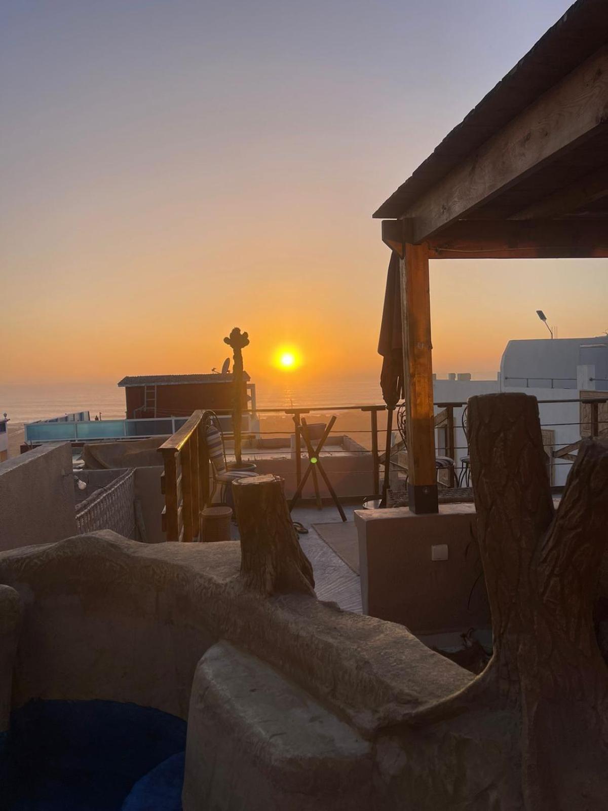 Surf & Salsa Guest House Agadir Bagian luar foto