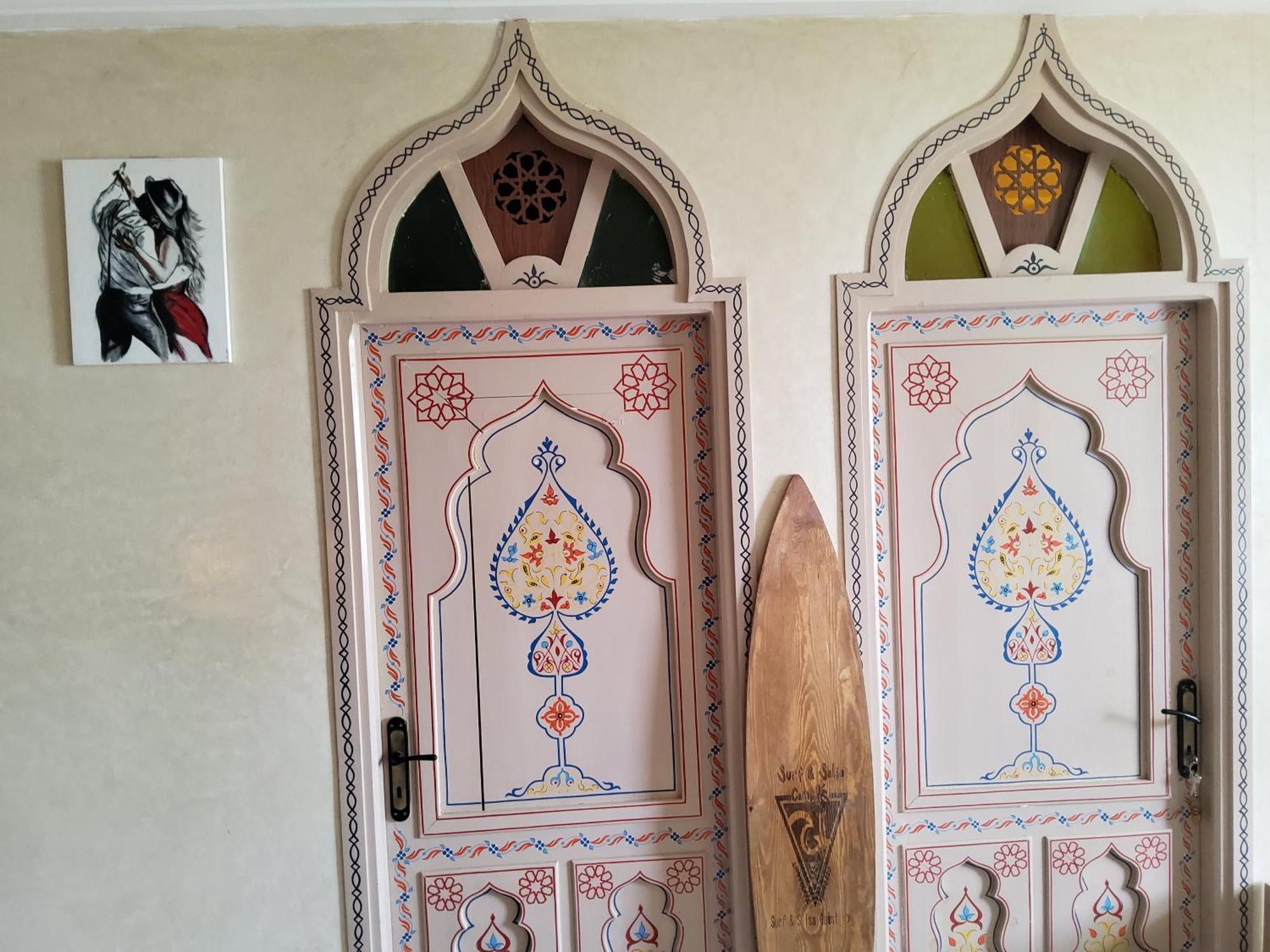 Surf & Salsa Guest House Agadir Bagian luar foto